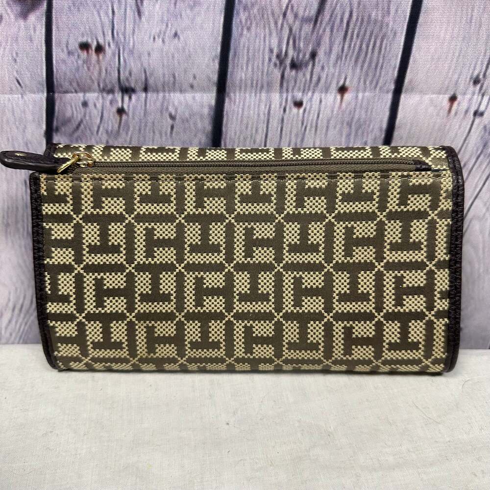 Tommy Hilfiger Trifold Checkbook Wallet - Picture 2 of 8